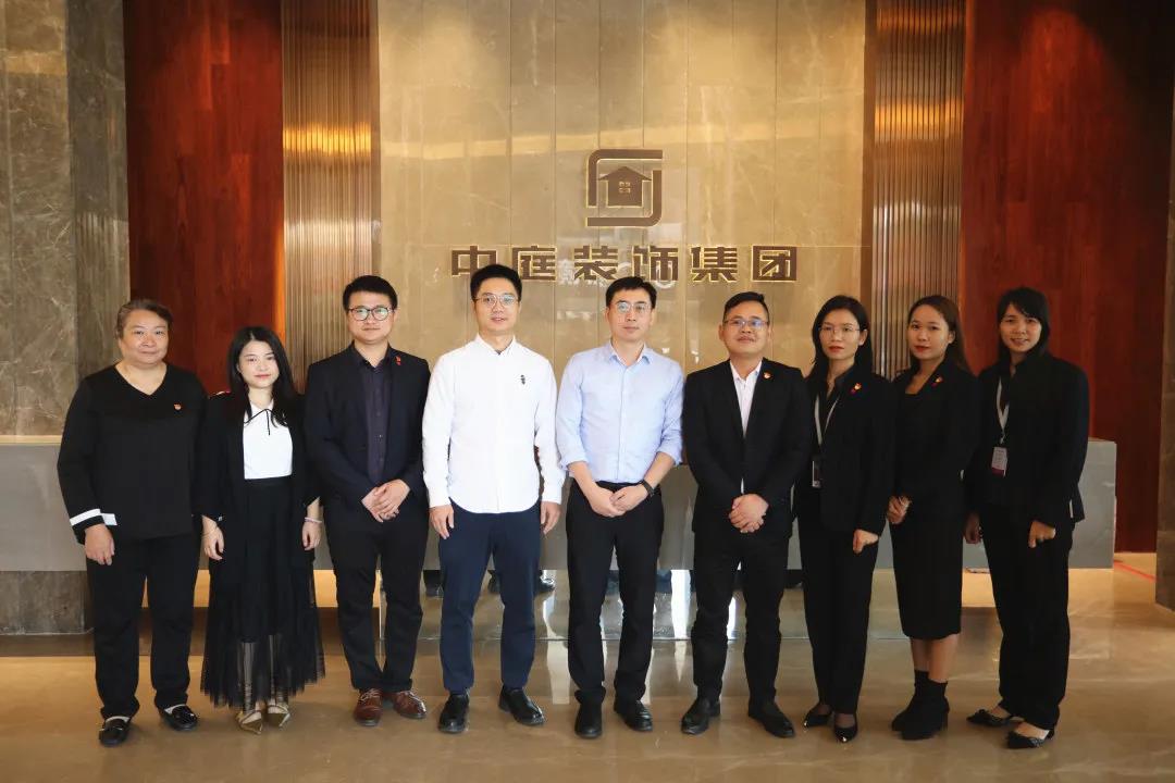 兩新黨建丨青秀區(qū)組織部、兩新組織黨工委領(lǐng)導(dǎo)到集團(tuán)調(diào)研并指導(dǎo)黨建工作